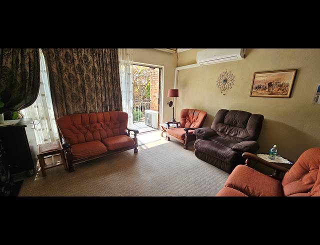 2 BEDROOM TOWNHOUSE FOR SALE IN SOUTH CREST